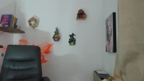 Snapshot of ashlyn_brooke1 chatting on 10, 10, 2025 Sarah .3   hello guys .im love online show from 10, 10, 2025