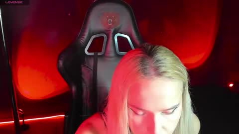 Mila online show from 1, 10, 2025