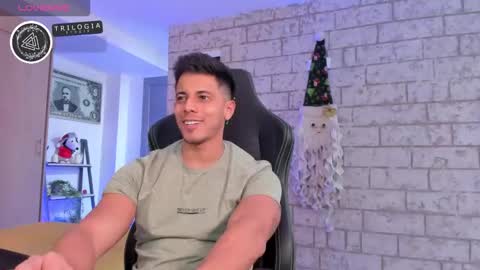 Snapshot of ashton_coleman_ chatting on 19, 12, 2025 my name real is camilo online show from 19, 12, 2025