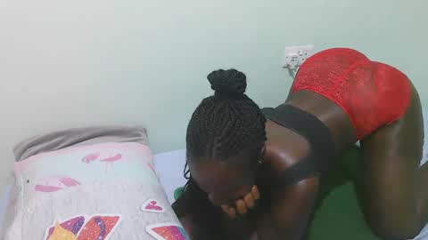 ashyneil_ online show from 13, 5, 2026