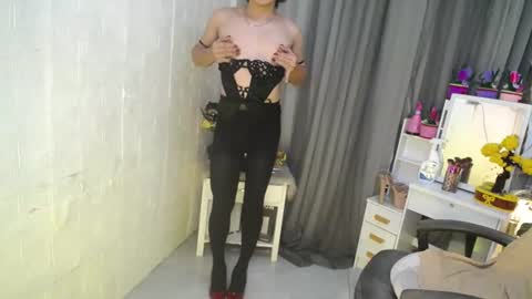 asian_handsomexx online show from 4, 7, 2026