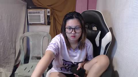 Snapshot of asian_honey69 chatting on 17, 9, 2025 bb girl online show from 17, 9, 2025