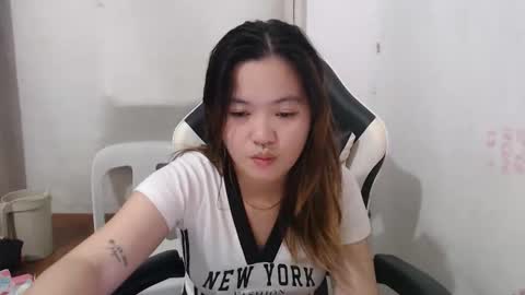 Snapshot of asian_honey69 chatting on 15, 3, 2026 bb girl online show from 15, 3, 2026