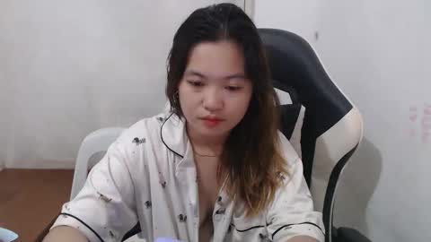 Snapshot of asian_honey69 chatting on 25, 3, 2026 bb girl online show from 25, 3, 2026