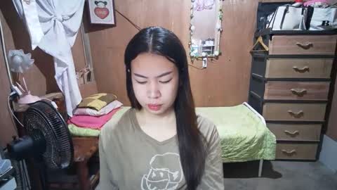 Snapshot of asian_llory chatting on 12, 10, 2025 asian_llory online show from 12, 10, 2025