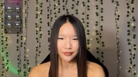 Snapshot of asian_vi chatting on 8, 10, 2025 My name Vi online show from 8, 10, 2025