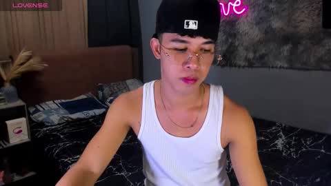 asiancum_peter online show from 5, 11, 2025