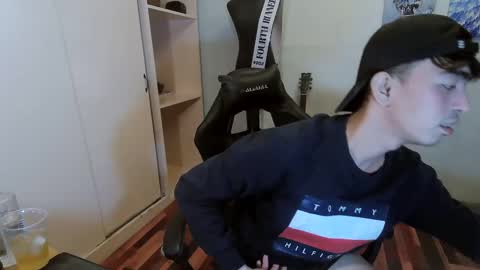 Snapshot of asiancummer_bry69 chatting on 25, 12, 2024 Bry online show from 25, 12, 2024