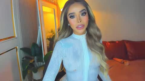 Snapshot of asiandiamond69 chatting on 25, 9, 2025 elizabeth arden online show from 25, 9, 2025