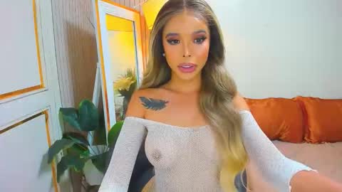 Snapshot of asiandiamond69 chatting on 15, 10, 2025 elizabeth arden online show from 15, 10, 2025