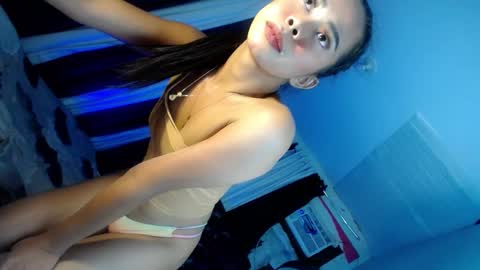 Snapshot of asianhotlover69 chatting on 5, 3, 2025 elish 3 online show from 5, 3, 2025