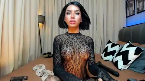 Snapshot of asianhugecockcindy chatting on 21, 12, 2024 asianhugecockcindy online show from 21, 12, 2024