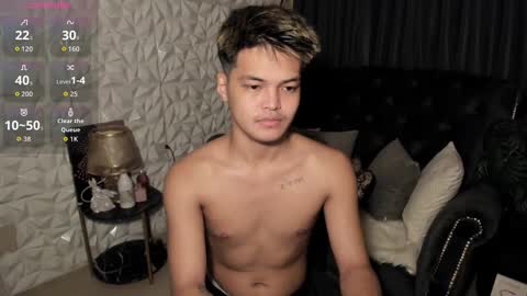 Snapshot of asianhugescott chatting on 5, 12, 2025 VICTORIA SCOTT online show from 5, 12, 2025