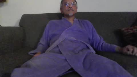 Asian Mixed Man online show from 14, 5, 2026