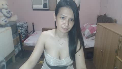Snapshot of asiantinypeach chatting on 29, 3, 2026 Diana online show from 29, 3, 2026