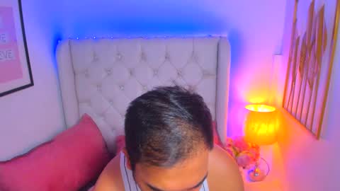 Snapshot of asianzero chatting on 5, 2, 2025 Zero online show from 5, 2, 2025