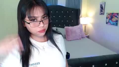 Snapshot of asias_hotkiara chatting on 12, 1, 2025 KIARA online show from 12, 1, 2025