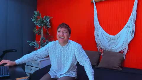Snapshot of aslyhernandez chatting on 15, 4, 2026 ASLY online show from 15, 4, 2026