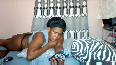 FLORAH DANIEL online show from 16, 4, 2026