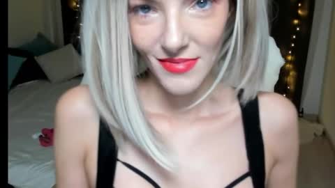 Snapshot of asteris_stella chatting on 16, 10, 2025 Asteris online show from 16, 10, 2025