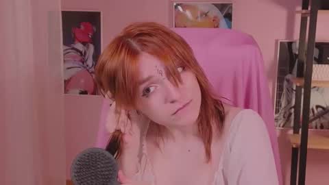 Snapshot of astra_lis chatting on 23, 9, 2025 Astra online show from 23, 9, 2025