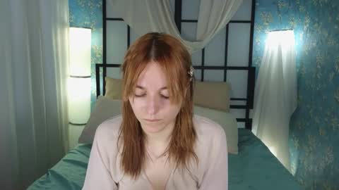 Snapshot of astra_lis chatting on 5, 10, 2025 Astra online show from 5, 10, 2025