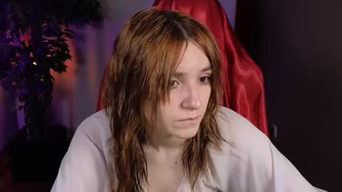 Snapshot of astra_lis chatting on 12, 10, 2025 Astra online show from 12, 10, 2025