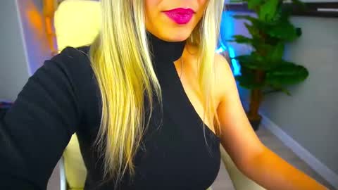 Snapshot of astraluxe_ chatting on 2, 12, 2024 Asta online show from 2, 12, 2024