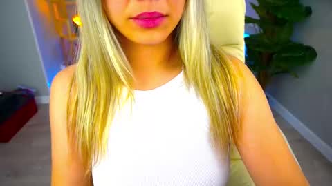 Snapshot of astraluxe_ chatting on 2, 12, 2024 Asta online show from 2, 12, 2024