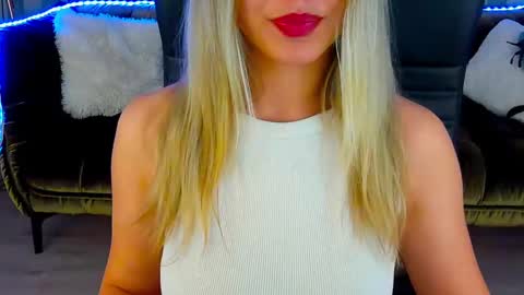 Snapshot of astraluxe_ chatting on 5, 12, 2024 Asta online show from 5, 12, 2024