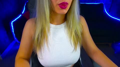 Snapshot of astraluxe_ chatting on 9, 12, 2024 Asta online show from 9, 12, 2024