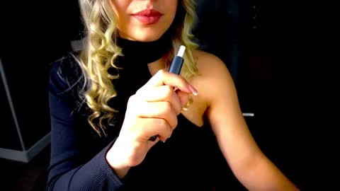 Snapshot of astraluxe_ chatting on 15, 12, 2024 Asta online show from 15, 12, 2024