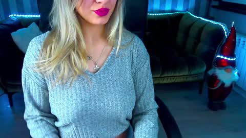 Snapshot of astraluxe_ chatting on 26, 12, 2024 Asta online show from 26, 12, 2024