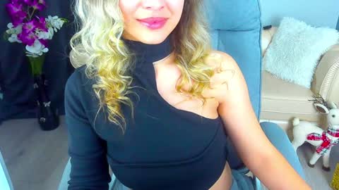Snapshot of astraluxe_ chatting on 28, 12, 2024 Asta online show from 28, 12, 2024