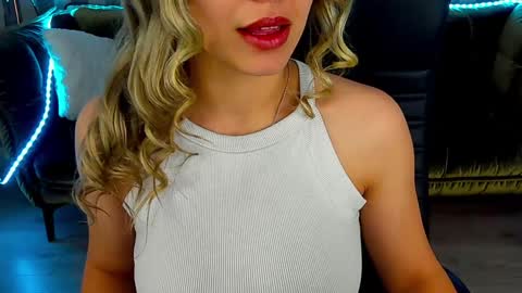 Snapshot of astraluxe_ chatting on 7, 1, 2025 Asta online show from 7, 1, 2025