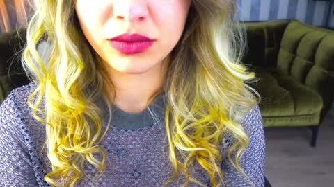 Snapshot of astraluxe_ chatting on 19, 1, 2025 Asta online show from 19, 1, 2025
