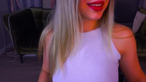 Snapshot of astraluxe_ chatting on 26, 1, 2025 Asta online show from 26, 1, 2025