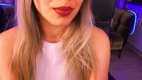 Snapshot of astraluxe_ chatting on 27, 1, 2025 Asta online show from 27, 1, 2025