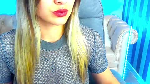 Snapshot of astraluxe_ chatting on 1, 2, 2025 Asta online show from 1, 2, 2025