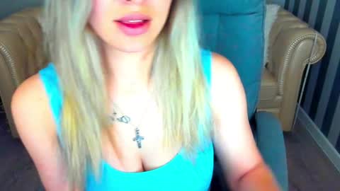 Snapshot of astraluxe_ chatting on 6, 2, 2025 Asta online show from 6, 2, 2025