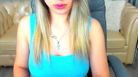 Snapshot of astraluxe_ chatting on 6, 2, 2025 Asta online show from 6, 2, 2025