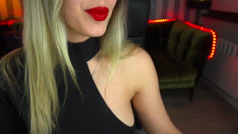 Snapshot of astraluxe_ chatting on 7, 2, 2025 Asta online show from 7, 2, 2025