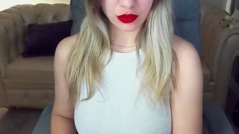 Snapshot of astraluxe_ chatting on 20, 2, 2025 Asta online show from 20, 2, 2025