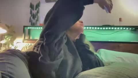 Snapshot of astro_n_tatiana chatting on 17, 11, 2025 astro_n_tatiana online show from 17, 11, 2025