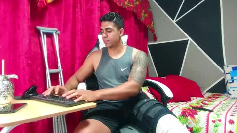 Astrom model independent online show from 25, 11, 2025