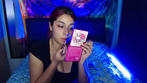 Snapshot of atena_messy chatting on 28, 10, 2025 atena messy online show from 28, 10, 2025