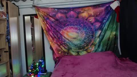 Snapshot of atena_messy chatting on 23, 12, 2025 atena messy online show from 23, 12, 2025