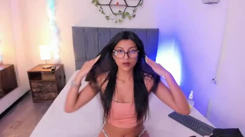 ateneaaa_ online show from 5, 5, 2026