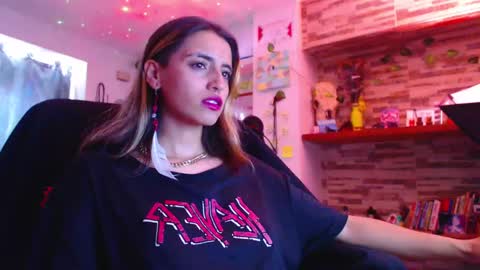 Snapshot of ateneasairce chatting on 1, 3, 2025 Atenea online show from 1, 3, 2025