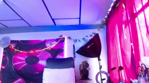 Snapshot of ateneasairce chatting on 16, 9, 2025 Atenea online show from 16, 9, 2025